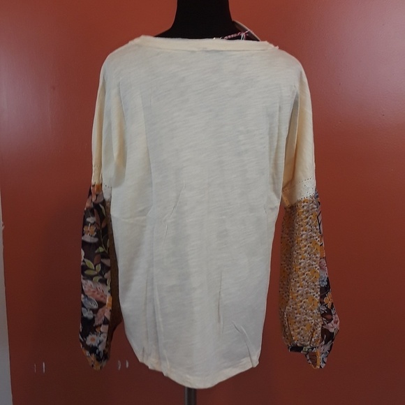 Umgee Slub Knit Top with Floral Print Puff sleeves - Picture 5 of 8